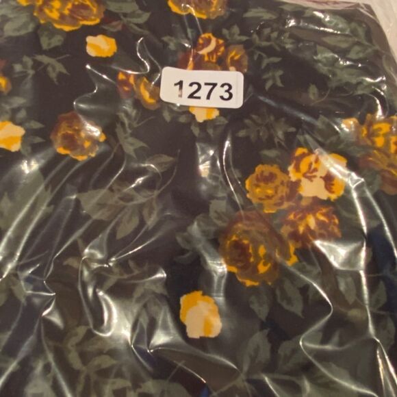 - 1273 LuLaRoe Size T & C Leggings Black Yellow Gold Florwers Print New - Picture 4 of 4